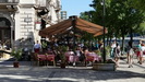 BUDAPEST - die Donaupromenade (zwischen Ketten- und Elisabethbrücke) war als Flaniermeile schon im 19. Jahrhundert bei der Aristokratie sehr beliebt, hier befinden sich viele Cafés und einige grosse Hotels