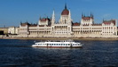 BUDAPEST - am späten Nachmittag hat man von hier aus den schönsten Blick auf das Parlamentsgebäude