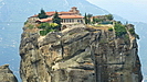 typische Lage eines Meteora-Klosters, hier das Kloster Aga Trida 