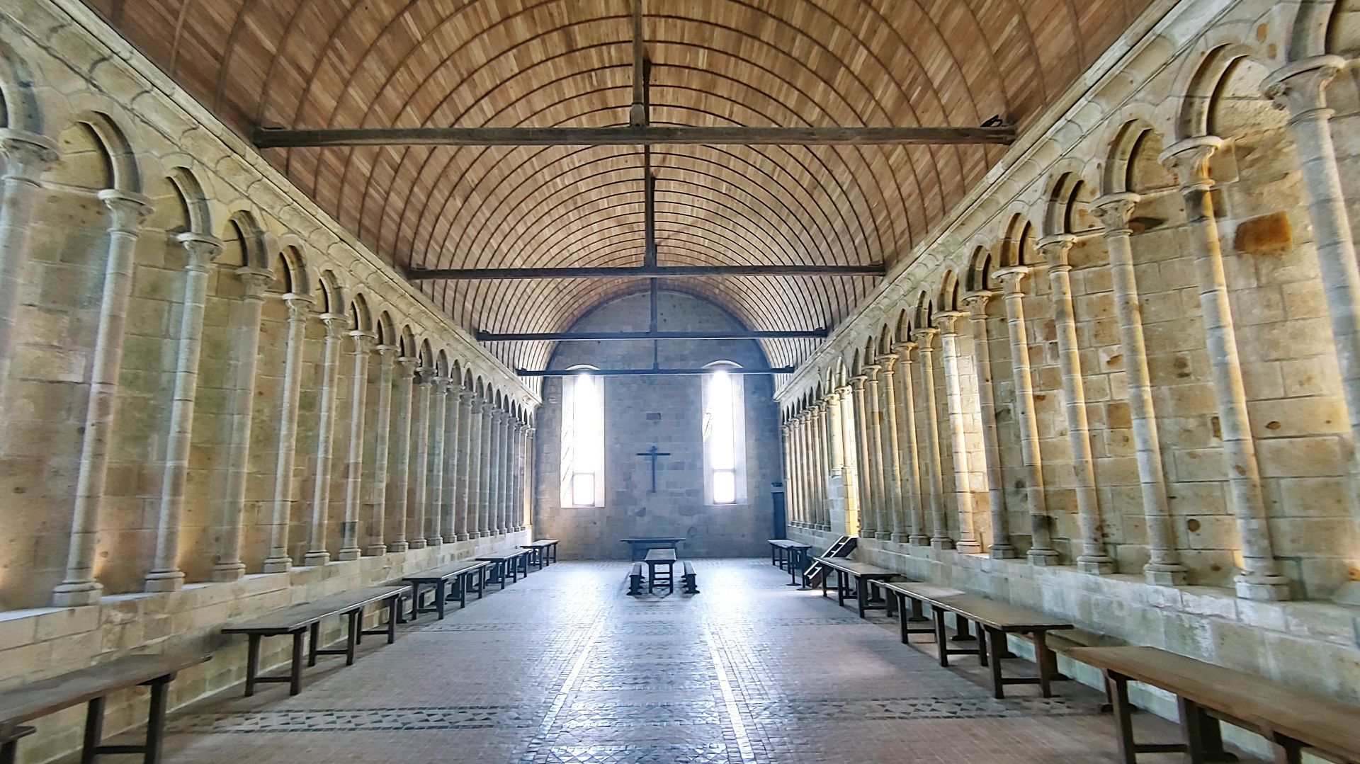 Le Mont Saint Michel - der Speisesaal (Refaktorium) der Abtei