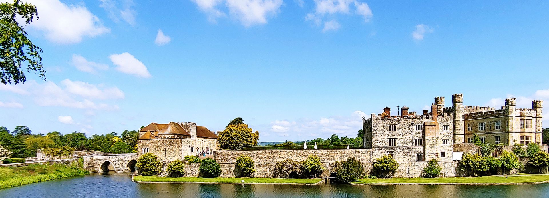 LEEDS CASTLE - sehr sch�nes Wasserschloss