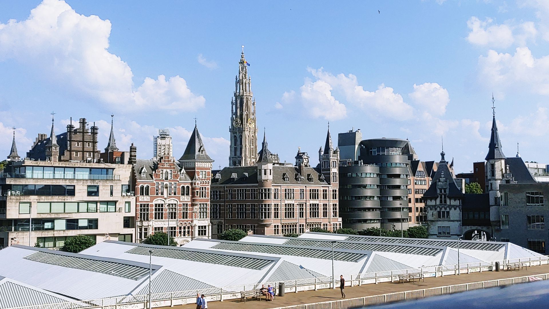 ANTWERPEN - ein letzter Blick auf die Altstadt, dann verlassen wir die Stadt