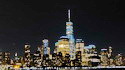 NEW YORK - die Aidadiva erreicht Downtown Manhattan, dominierendes Gebude ist das World Trade Center 