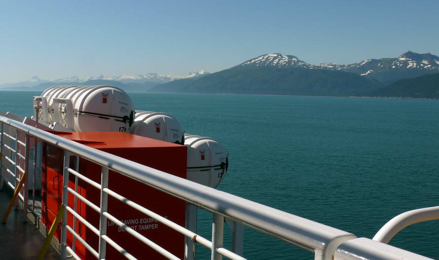 strahlender Sonnenschein auf der Fährfahrt von Skagway nach Juneau strahlender Sonnenschein auf der Fährfahrt von Skagway nach Juneau