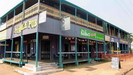 NORMANTON - der Purple Pub im Ort ist nicht zu bersehen