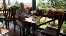 EUNGELLA NATIONALPARK - in Suzanne`s 
				Hideway Caf� genie�en wir 	"homemade	" Apfelstrudel