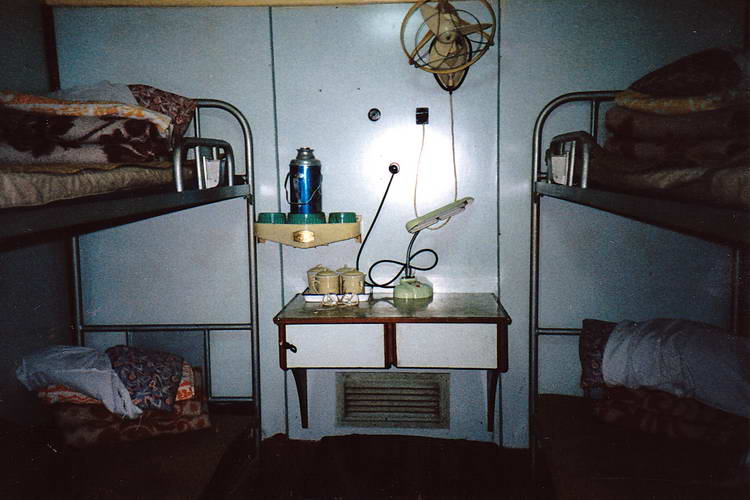 so sieht dann unsere 4er-Kabine aus, spartanisch ausgestattet so sieht dann unsere 4er-Kabine aus, spartanisch ausgestattet