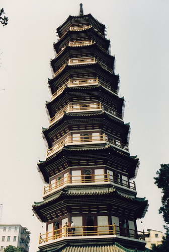 wir besuchen eine letzte Pagode auf unserer Reise, die Six Banyan Pagode wir besuchen eine letzte Pagode auf unserer Reise, die Six Banyan Pagode