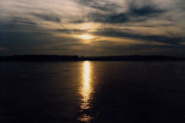 der letzte Sonnenaufgang ber dem Yangtse