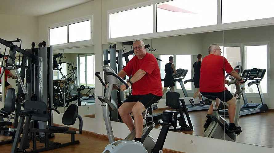 im Fitnessraum kann man einige Kalorien wieder abtrainieren im Fitnessraum kann man einige Kalorien wieder abtrainieren