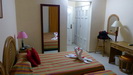 HAVANNA  - unser Zimmer im Hotel Las Jazmines ist, wie man sagt, zweckmig eingerichtet und in Ordnung