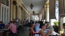 HAVANNA - im Gran Cafe el Louvre des Hotel Inglaterra gnnen wir uns noch 2 Sandwich zum Abschied 