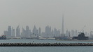 MEIN SCHIFF 3 - langsam kommen wir Dubai nher, die Kulisse der Stadt ist noch immer nicht besonders gut zu sehen