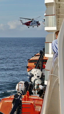 3.SEETAG - für einen Notfalleinsatz erscheint die Coast Guard und fliegt einen Patienten anschließend nach Schottland 3.SEETAG - für einen Notfalleinsatz erscheint die Coast Guard und fliegt einen Patienten anschließend nach Schottland