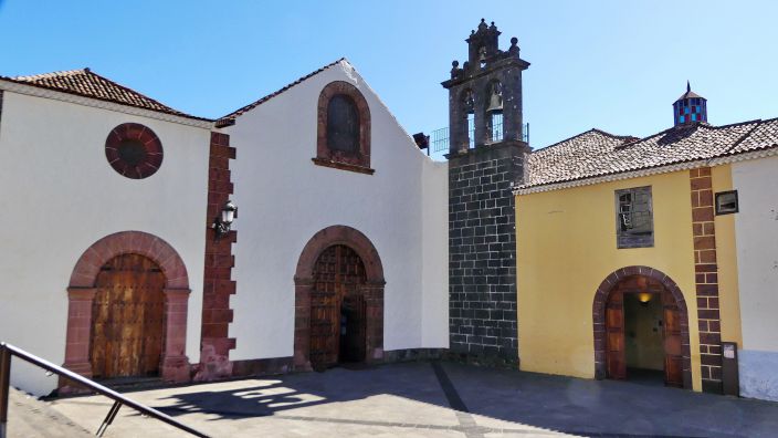 LA LAGUNA - die Kirche und das Kloster Iglesia de Santo Domingo de Guzmn von 1512