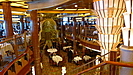 QUEEN ELIZABETH - der beeindruckende Eingang zu Britannia Restaurant, das sich ber 2 Decks erstreckt  