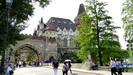 BUDAPEST - der Eingang zur Burg Vajdahunyad, die einen ungewöhnlichen Mix von diversen Baustilen aufweist
